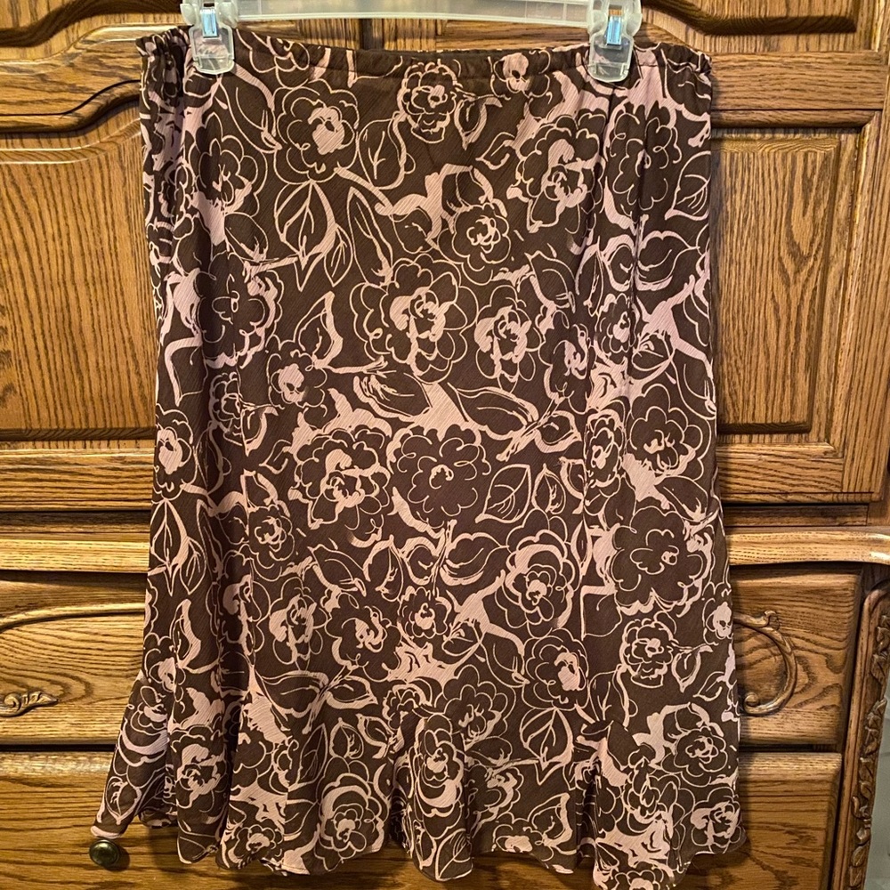Brown and pink skirt, size 2X. Brand unknown.
